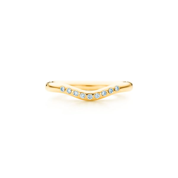 Alliance en or 18 carats et diamants, par Elsa Peretti. Largeur: 2 mm – Size 4 Tiffany & Co.