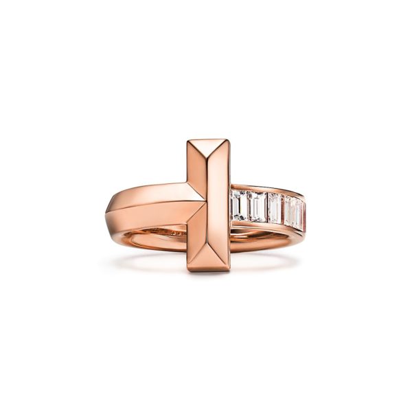 Bague T1 Tiffany T en or rose et diamants taille baguette Largeur: 4