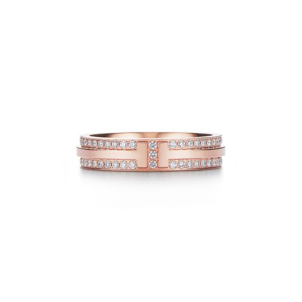 Bague Tiffany T en or rose 18 cts et pavée de diamants Largeur: 4,5 mm – Size 5 Tiffany & Co.