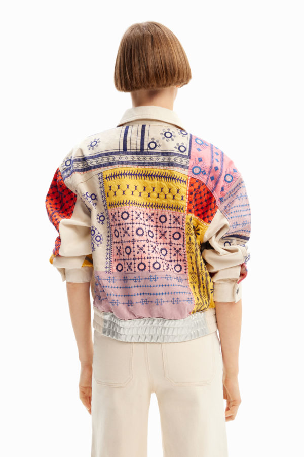 Veste jean courte broderies Desigual