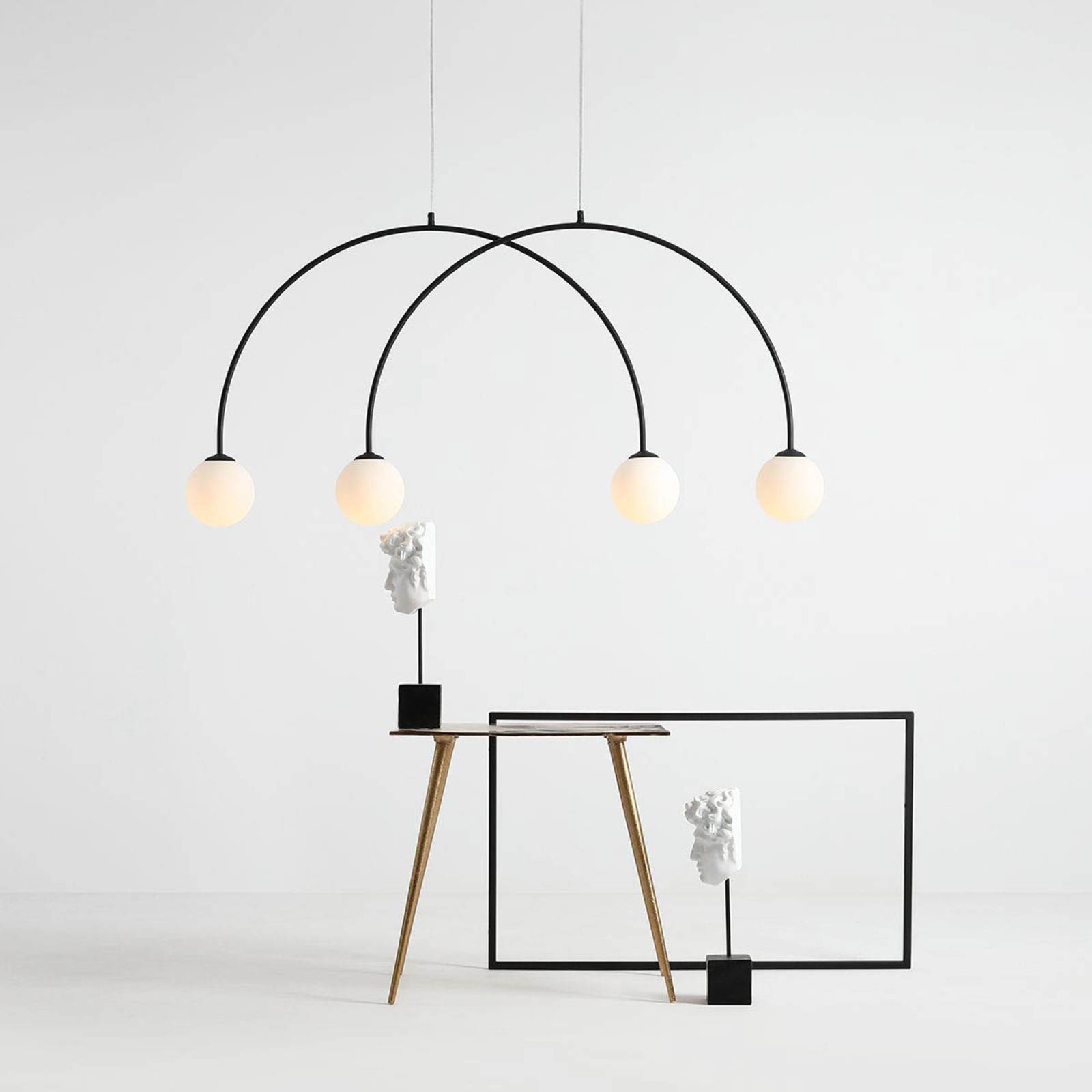 ALDEX Suspension Alison noir/blanc 4 lampes arc 129cm ALDEX