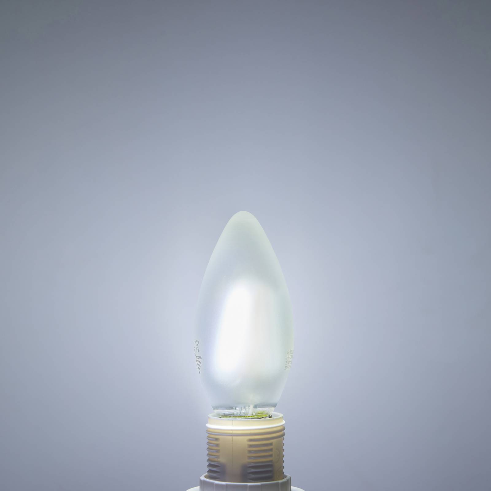 LUUMR Smart ampoule bougie LED mate E14 4