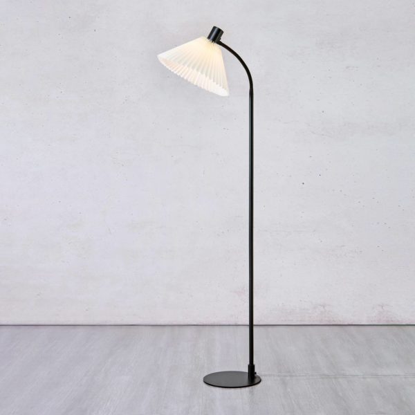 Markslöjd Lampe sur pied textile Mira