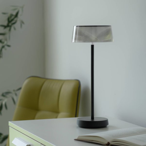 JUST LIGHT. Lampe table batterie LED Dora