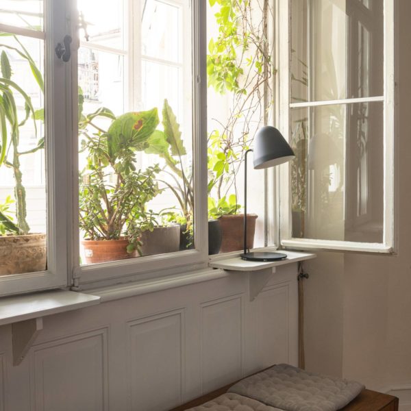 Nyta Tilt lampe à poser, noire NYTA