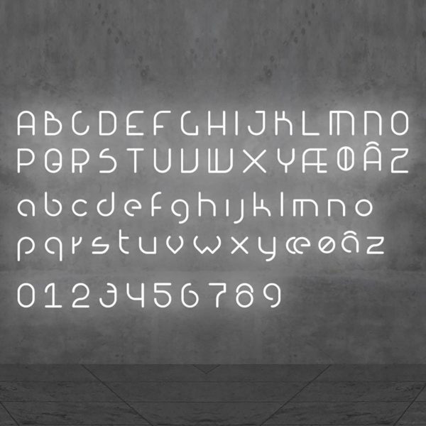 Artemide Alphabet of Light applique minuscule d Artemide