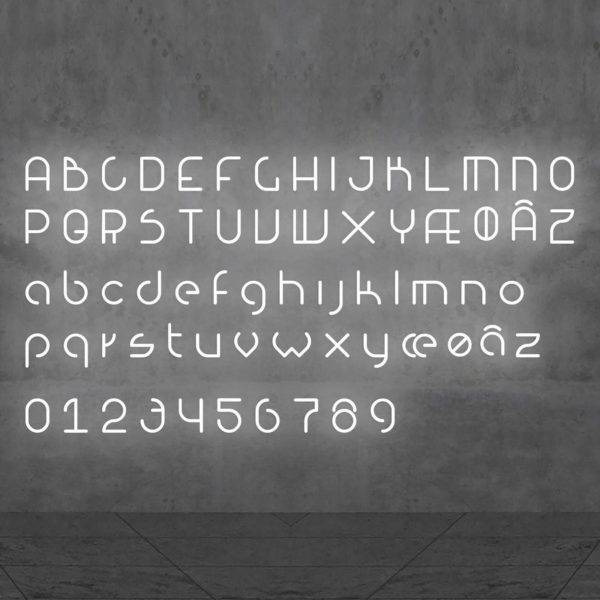 Artemide Alphabet of Light applique minuscule l Artemide