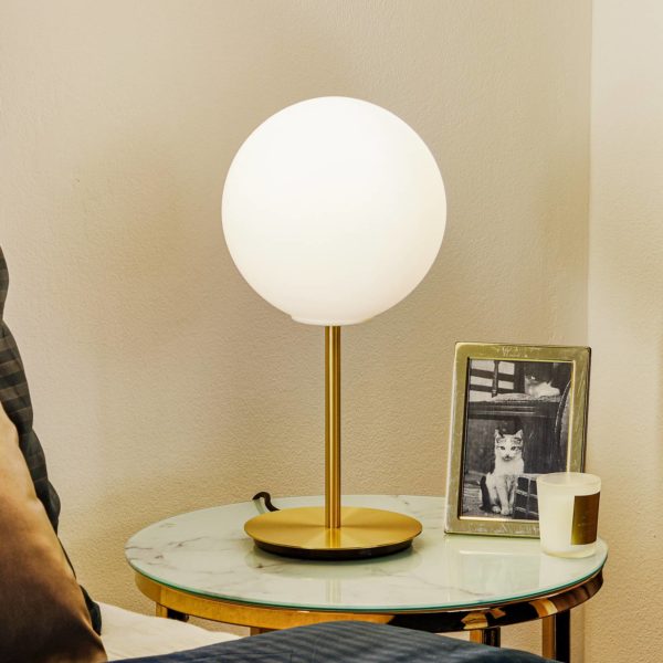 Audo Copenhagen Audo TR Bulb lampe table 41 cm laiton/opale mat Audo Copenhagen