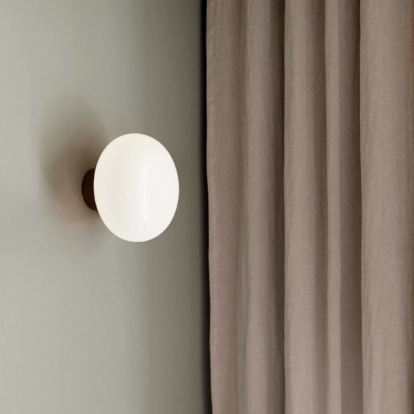New Works Karl-Johan applique, verre opale New Works