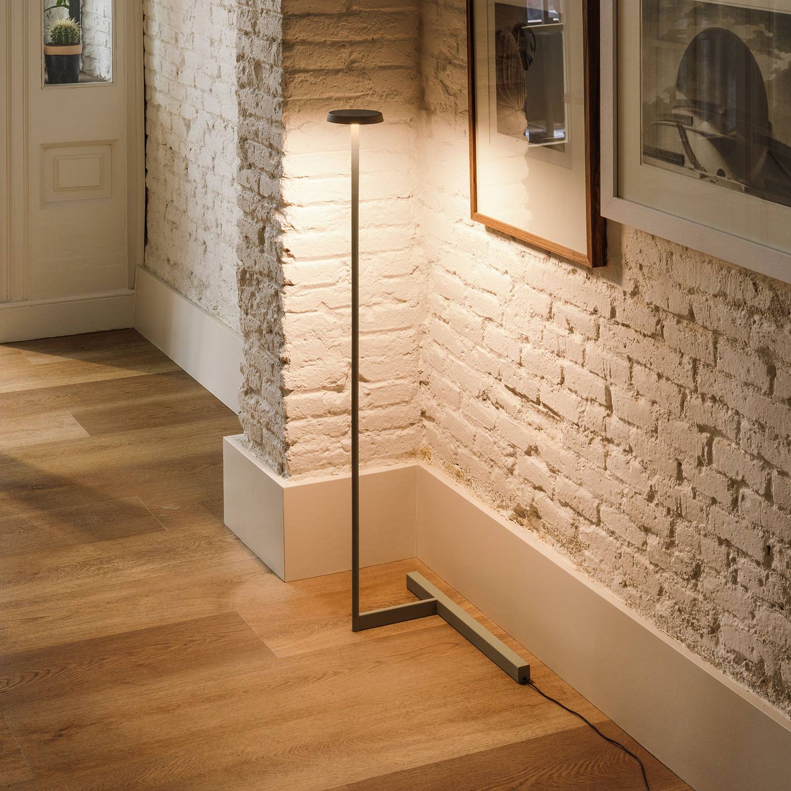 Vibia Flat lampadaire LED hauteur 100 cm noir Vibia