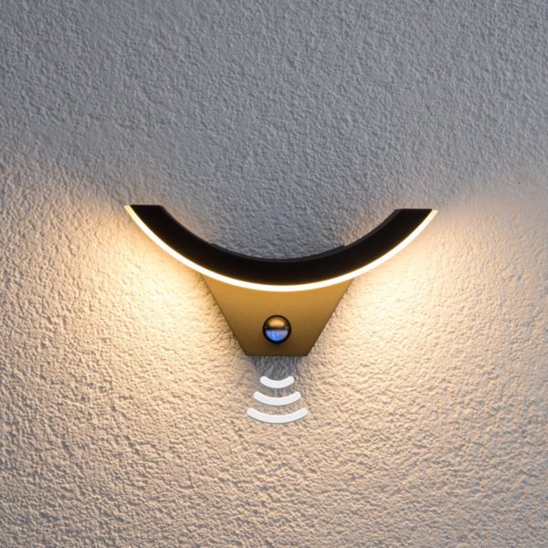 Lucande Applique extérieure LED Half à détecteur LUCANDE