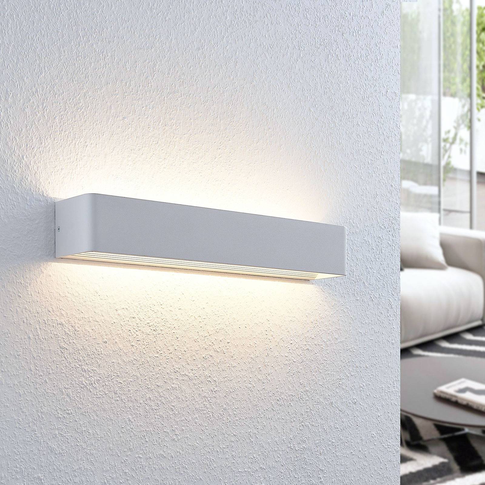 Lindby Un éclairage agréable avec l’applique LED Lonisa LINDBY