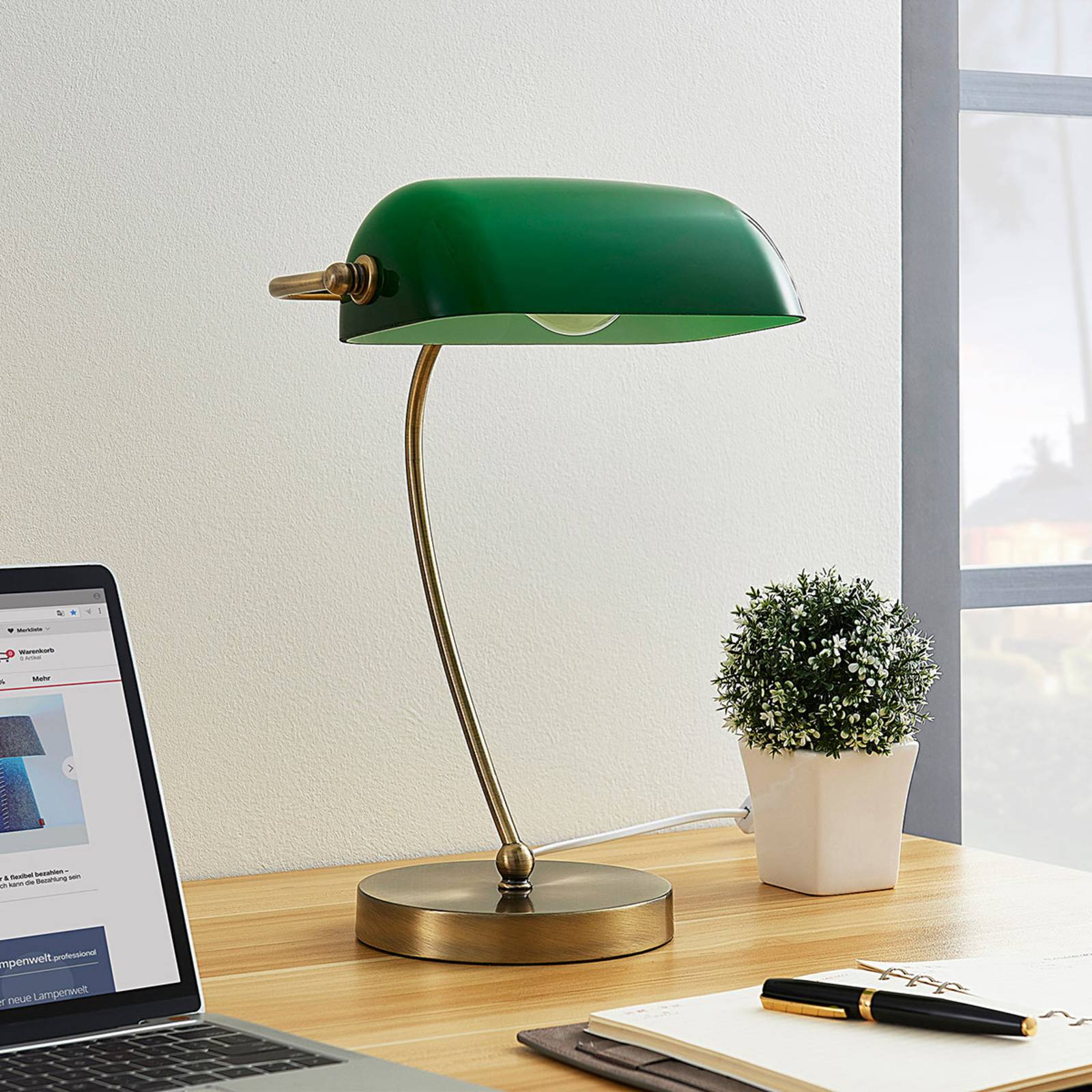 Lindby Lampe de banquier Selea avec abat-jour vert LINDBY