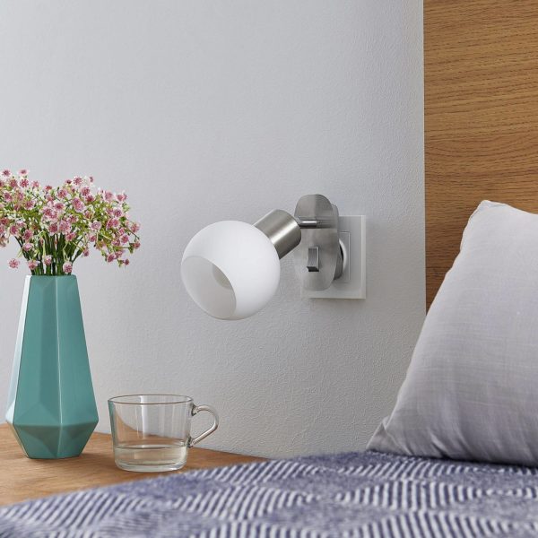 Lindby Lioma lampe sur prise, inclinable, nickel LINDBY