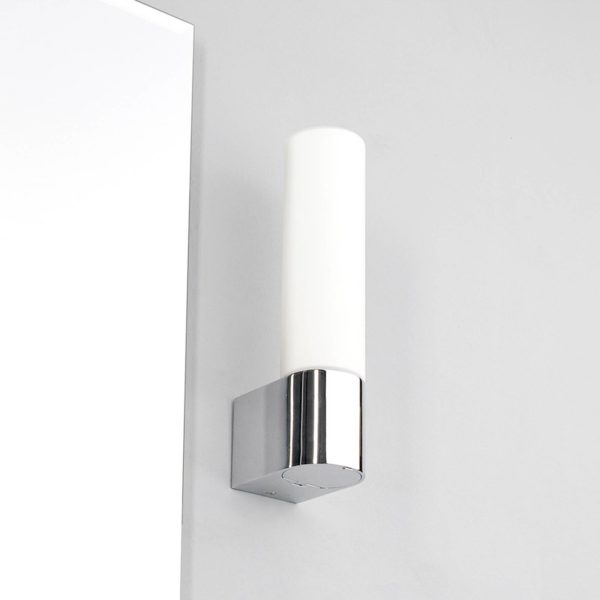 Lindby Applique pour miroir Melike pratique LINDBY