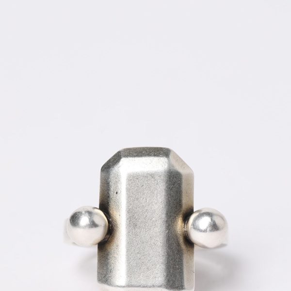 Vivil Rectangular Ring - ANN DEMEULEMEESTER