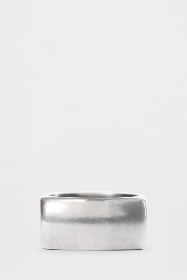 Hilta Ring - ANN DEMEULEMEESTER