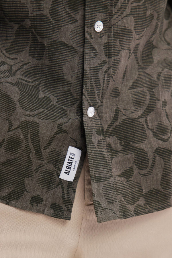 Chemise Imprimée En Lin Kaki Coupe Ajustée Eden Park – Image 4