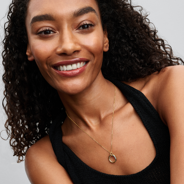 Collier à Pendentif Bicolore de Forme Organique – Pandora