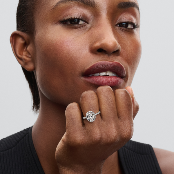 Bague Spectaculaire Halo Ovale Scintillant – Pandora